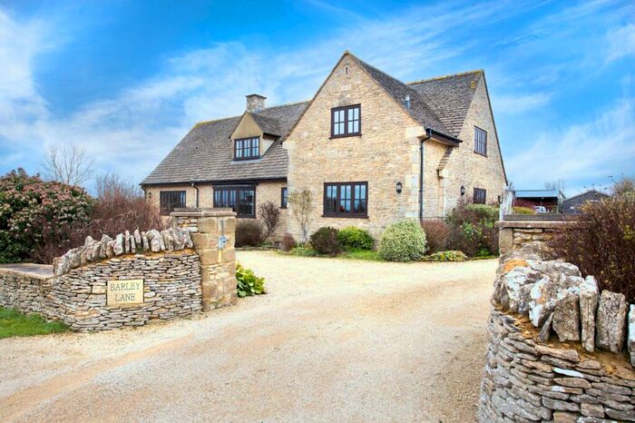 3 Bedroom Detached House For Sale In Shilton Road, Burford, OX18