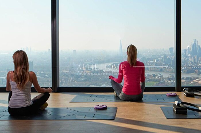2 Bedroom Flat For Sale In Canary Wharf, London, E14