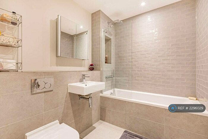 1 Bedroom Flat To Rent In Slough, Slough, SL1