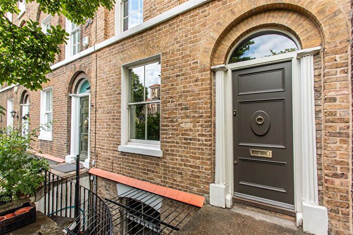 4 Bedroom Property For Sale In Bow Road, Mile End, E3