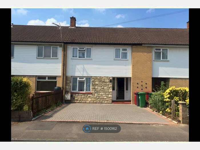 3 Bedroom Terraced House To Rent In Swabey Road, Langley, SL3