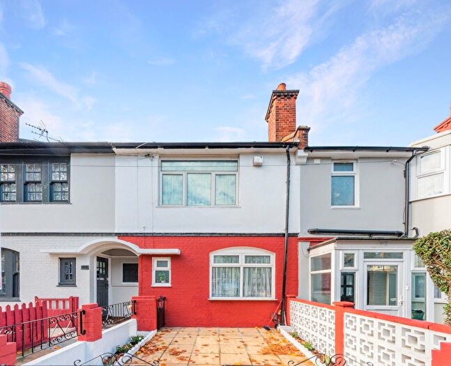 3 Bedroom Terraced House To Rent In Lessingham Avenue, London, SW17