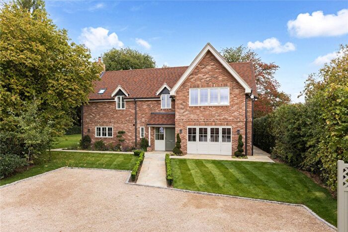 5 Bedroom Detached House For Sale In Marlow Road, Bourne End, Buckinghamshire, SL8