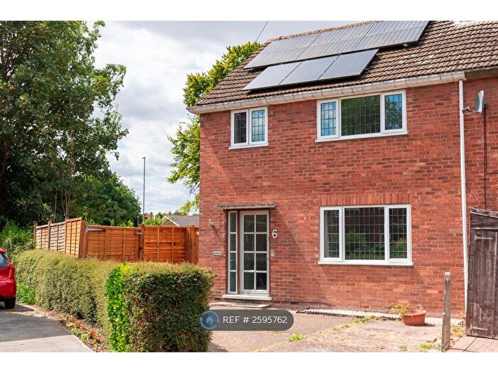 3 Bedroom Semi-Detached House To Rent In Friars Close, Cambridge, CB1