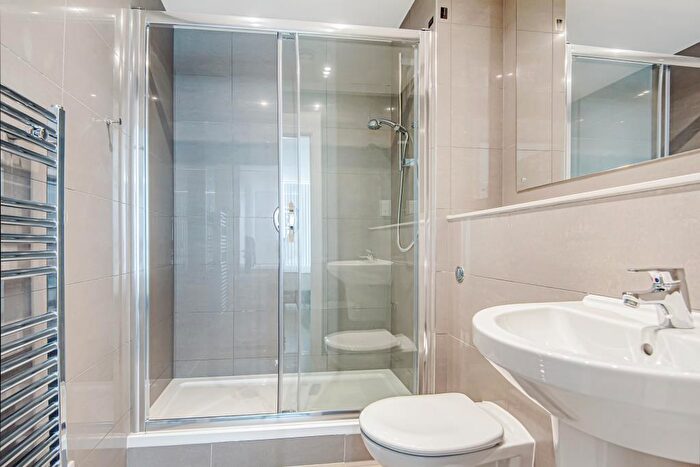 2 Bedroom Apartment To Rent In Royal Winchester House, Bracknell, RG12