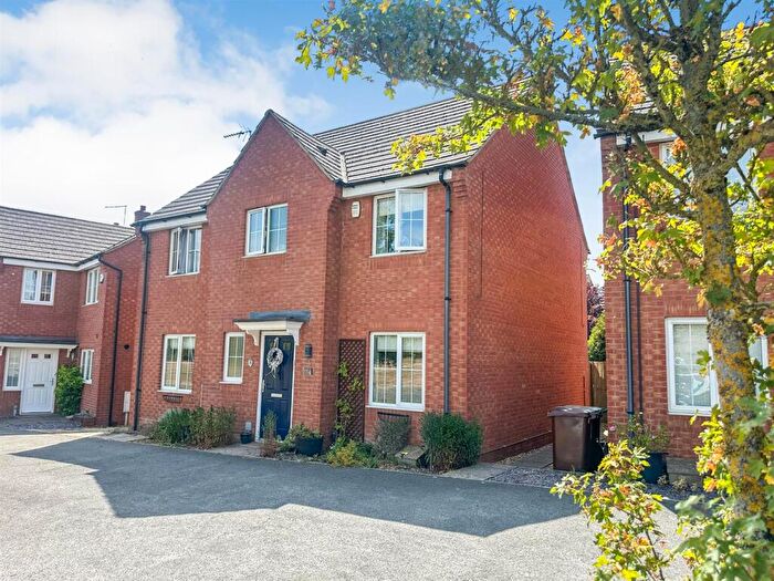 4 Bedroom Detached House For Sale In Lyveden Way, Corby, NN18