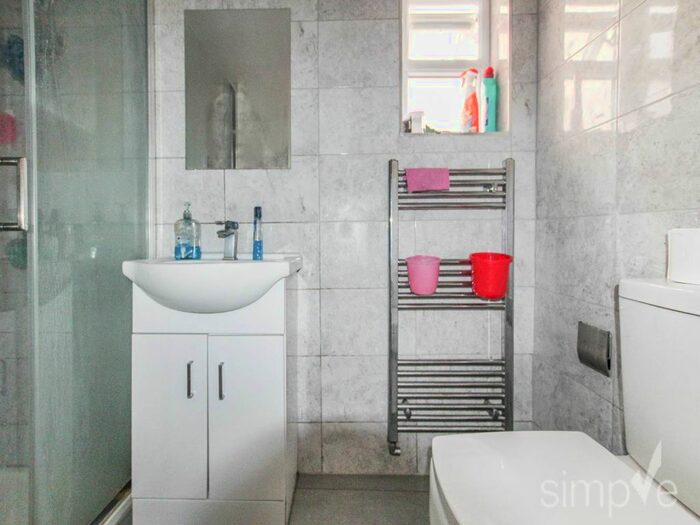 2 Bedroom Flat To Rent In Abbotts Road, Southall, Middlesex, UB1