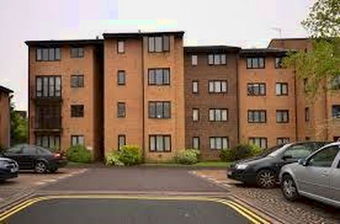 2 Bedroom Apartment To Rent In Woking, Surrey, GU22