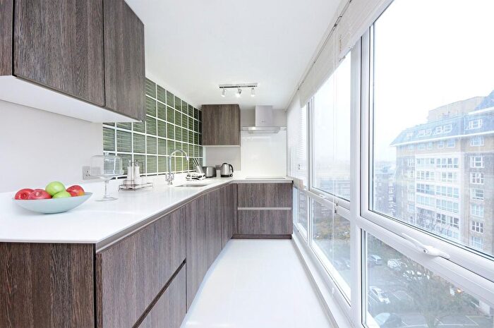 3 Bedroom Flat To Rent In St. Johns Wood Park, London, NW8