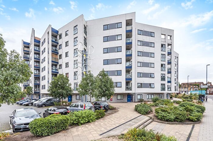 2 Bedroom Flat For Sale In Orchard Court, Bell Green, London, SE26