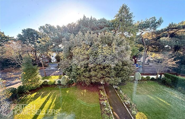 2 Bedroom Flat For Sale In Gervis Road, Bournemouth, Dorset, BH1