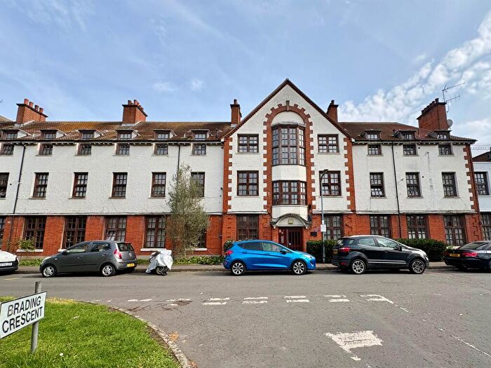 2 Bedroom Flat For Sale In Brading Crescent, London, E11
