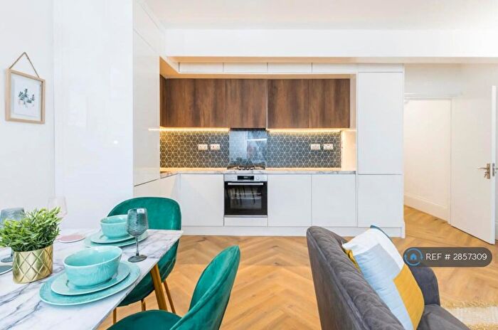 2 Bedroom Flat To Rent In Photo Studios, London, E17