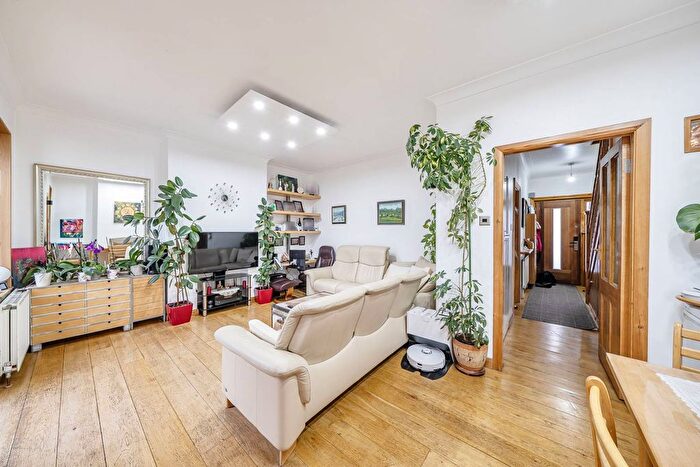 3 Bedroom Terraced House For Sale In Swyncombe Avenue, Ealing, London, W5