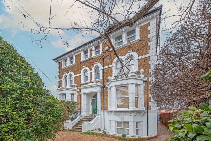 1 Bedroom Flat To Rent In Alexandra Road, Kingston Upon Thames, KT2