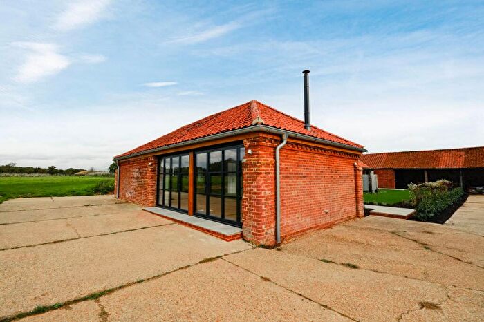 4 Bedroom Barn Conversion To Rent In Heath Road, Hockering, NR20