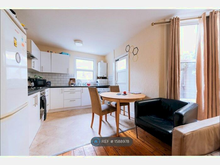 5 Bedroom Semi-Detached House To Rent In Ethnard Road, London, SE15