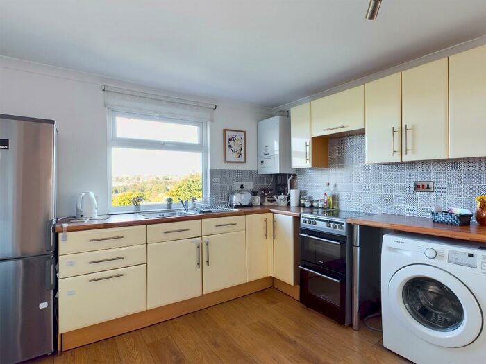 2 Bedroom Flat To Rent In Beaconsfield Villas, BN1