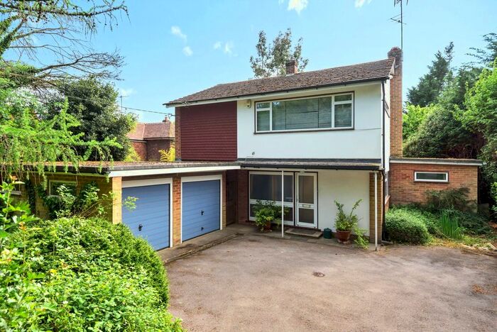 4 Bedroom Detached House For Sale In Guildford Road, Cranleigh, GU6
