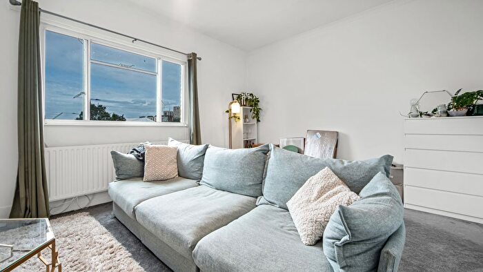 1 Bedroom Maisonette To Rent In Fairfield Street, London, SW18