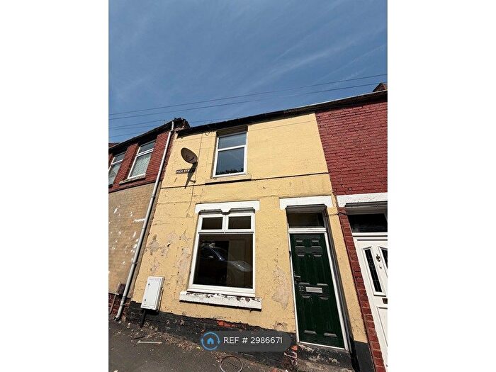 2 Bedroom Terraced House To Rent In High St, Ferryhill, DL17