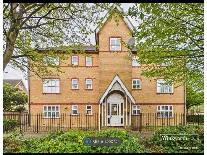 2 Bedroom Flat To Rent In Chamberlayne Avenue, Wembley, HA9