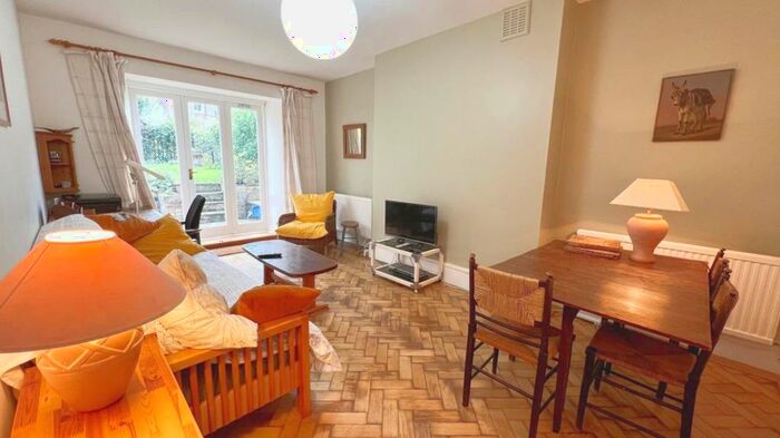 2 Bedroom Flat To Rent In Elgin Crescent, Notting Hill, W11