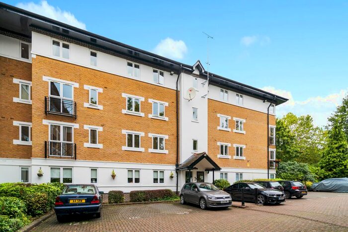 2 Bedroom Flat To Rent In Makepeace Road, London, E11