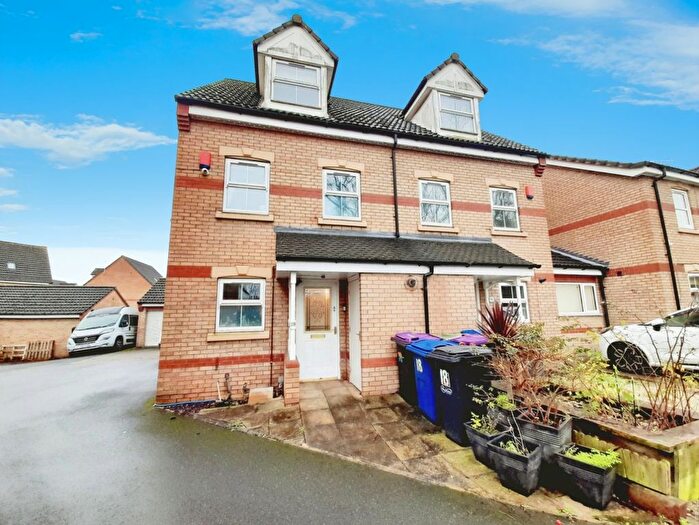 3 Bedroom Town House For Sale In Ling Drive, Gainsborough, DN21