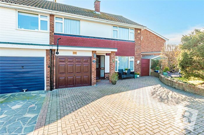 3 Bedroom Semi-Detached House For Sale In Longfields, Ongar, Essex, CM5
