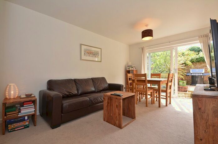 1 Bedroom Flat To Rent In Nantes Close, London, SW18