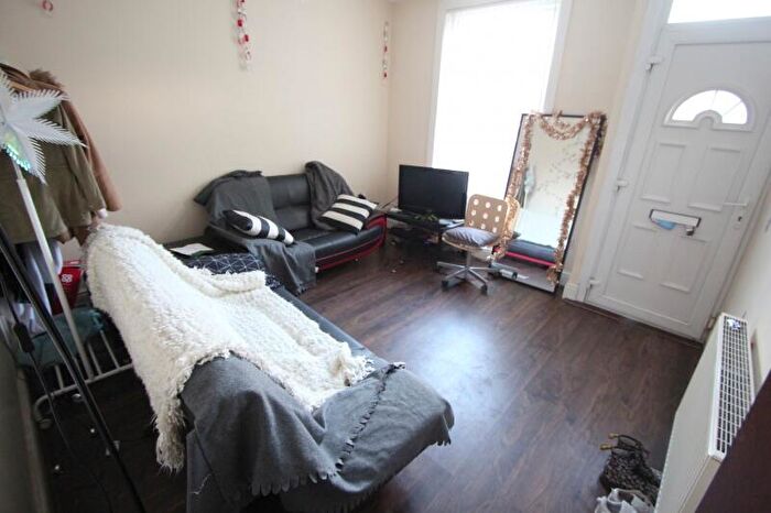 5 Bedroom Terraced House To Rent In Royal Park Road, Hyde Park, Leeds, LS6