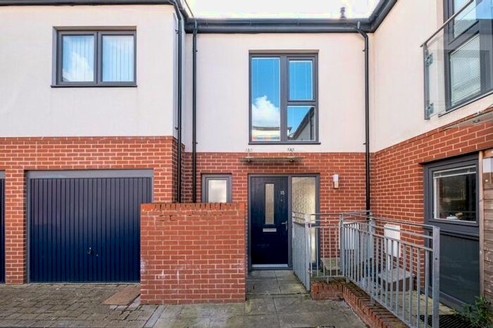 3 Bedroom Semi-Detached House To Rent In Madison Walk, Edgbaston, Birmingham, B15