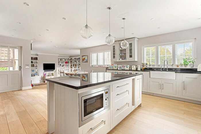 5 Bedroom Detached House For Sale In Bunch Lane, Haslemere, West Sussex, GU27