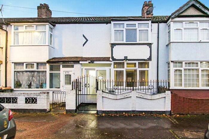 3 Bedroom Terraced House To Rent In Walton Road, Manor Park, E12