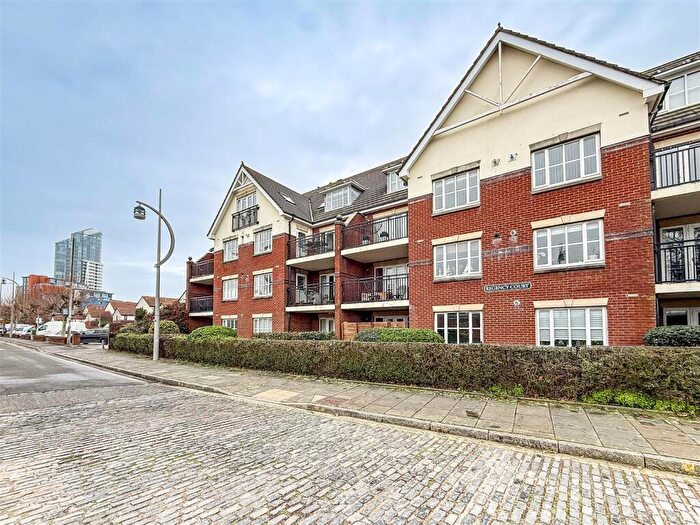 3 Bedroom Flat For Sale In King Charles Street, Old Portsmouth, PO1
