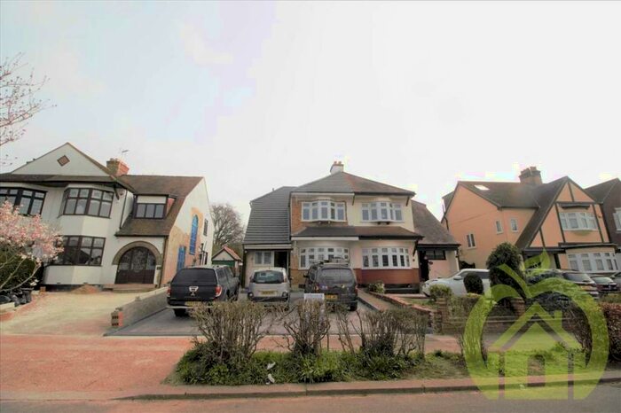5 Bedroom Semi-Detached House To Rent In Mill Park Avenue, Hornchurch, RM12