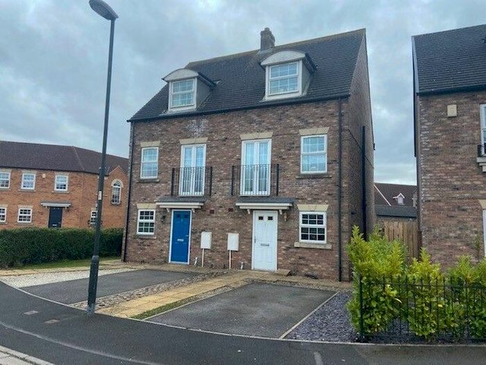 3 Bedroom Town House To Rent In Coningham Avenue, York, YO30