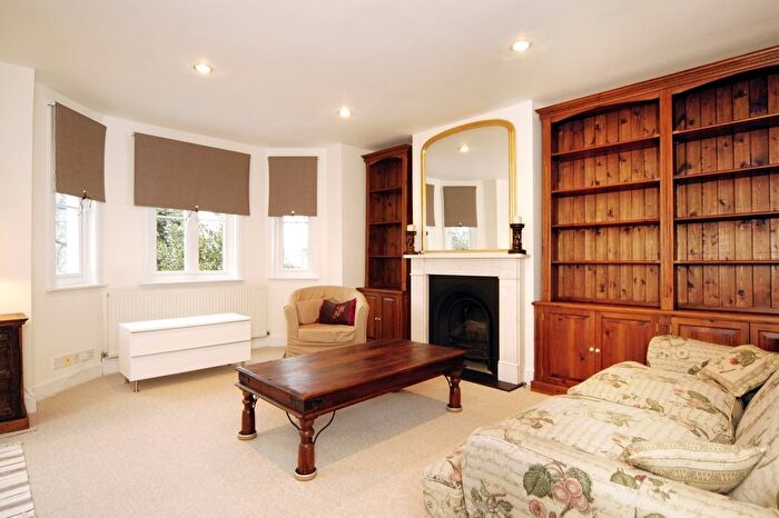 2 Bedroom Flat To Rent In Chiswick High Road, London, W4