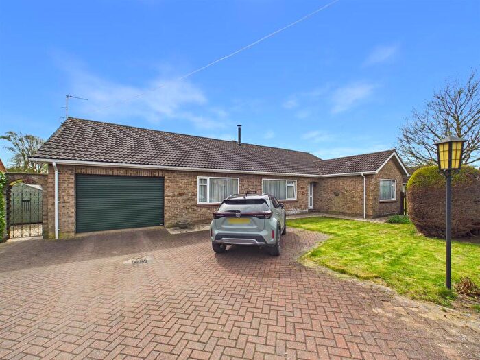 4 Bedroom Detached Bungalow For Sale In Kenwick Pastures, Louth, LN11