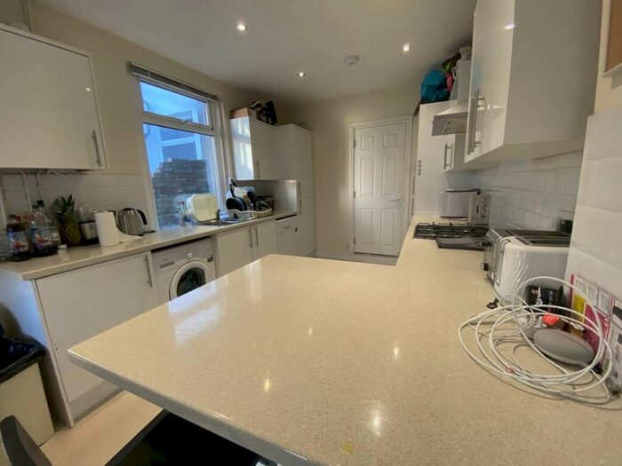 6 Bedroom Terraced House To Rent In Lisvane Street, Cathays, Cardiff, CF24