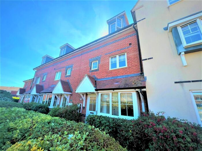 4 Bedroom Town House To Rent In Galley Hill View, Bexhill On Sea, TN40
