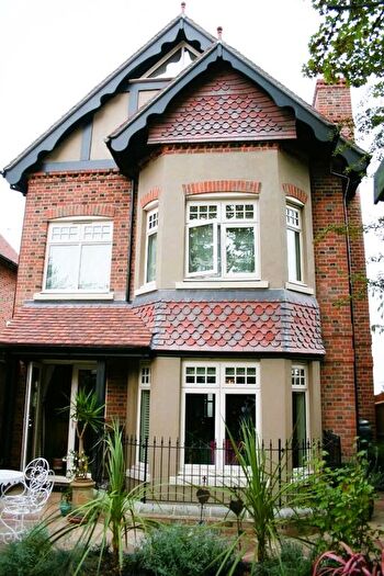 4 Bedroom Detached House To Rent In Bassett Avenue, Southampton, Hampshire, SO16