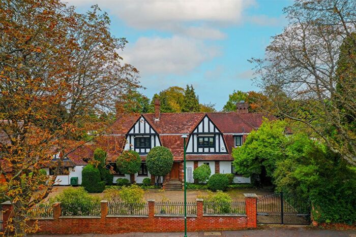 6 Bedroom Detached House For Sale In The Highway, South Sutton, SM2