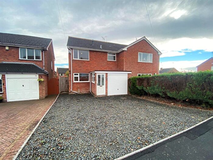 3 Bedroom House To Rent In Kenswick Drive, Halesowen, West Midlands, B63