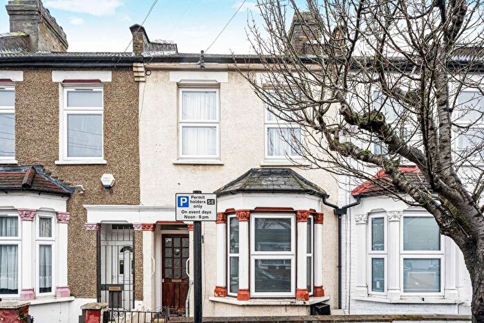 2 Bedroom House For Sale In Raynham Avenue, Edmonton, N18