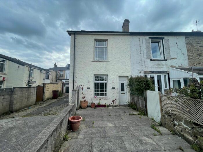 Terraced House To Rent In North View, Blackburn, Lancashire, BB6