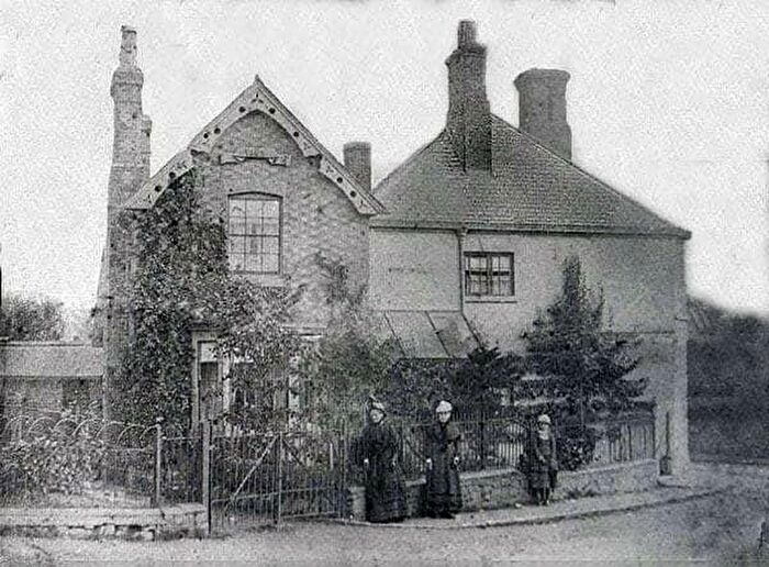 2 Bedroom Cottage For Sale In Stunning Character Cottage - Desford Road, Thurlaston, LE9