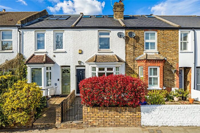 3 Bedroom Terraced House For Sale In Lower Mortlake Road, Richmond, TW9