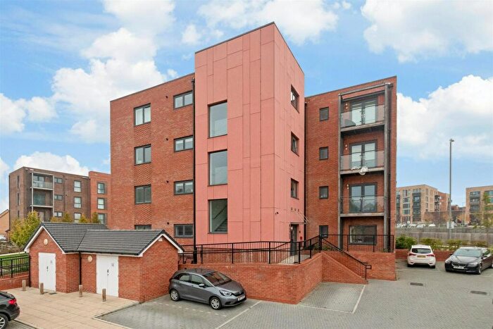 1 Bedroom Flat For Sale In Eyres Drive, Ebbsfleet, Kent, DA10